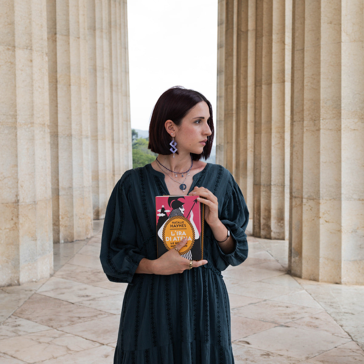 Athina jewels gioielli fatti a mano ispirati al mondo della mitologia femminile e le streghe e a libri di narrativa femminile.